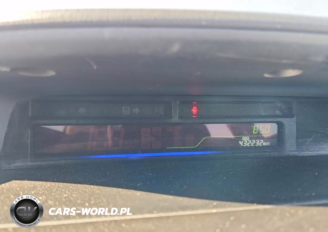 2015 Toyota Prius V Two VIN:JTDZN3EU5FJ039076 - 9
