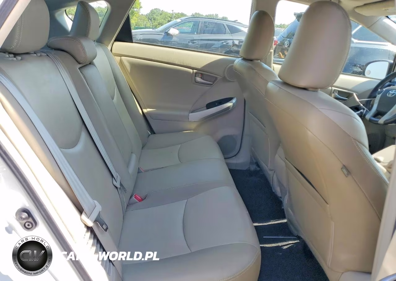 2013 Toyota Prius Four VIN:JTDKN3DU7D5551575 - 10
