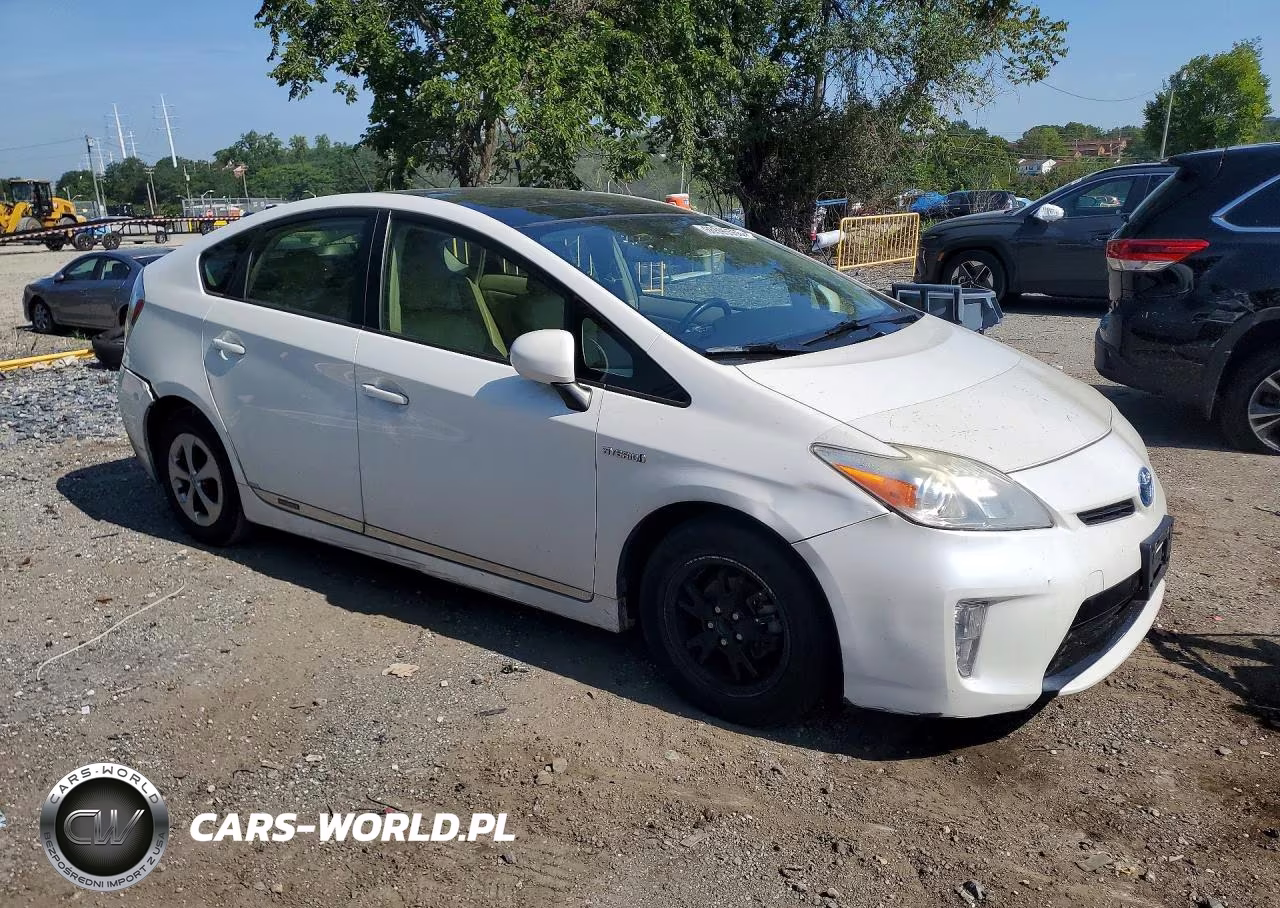 2013 Toyota Prius Four VIN:JTDKN3DU7D5551575 - 4