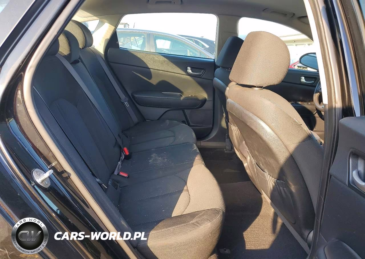 2017 Kia Optima Lx VIN:KNAGT4L37H5161637 - 10
