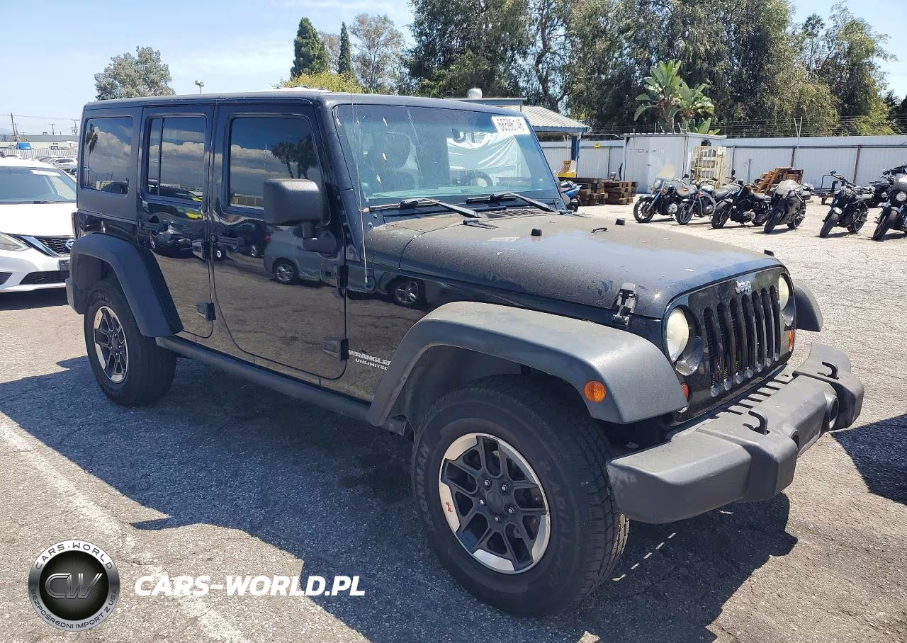 2012 Jeep Wrangler Unlimited Sport VIN:1C4BJWDG6CL274256 - 4