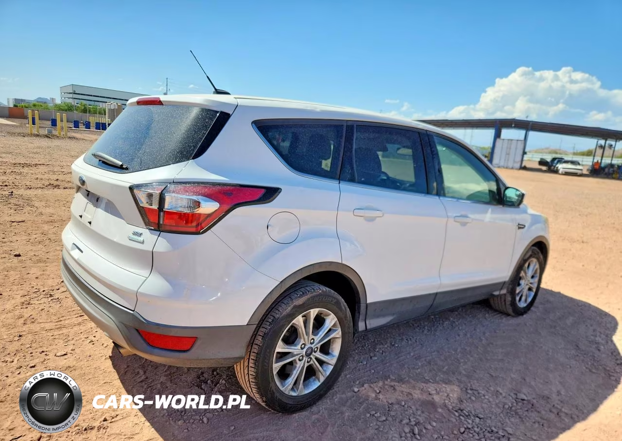 2017 Ford Escape Se VIN:1FMCU0GD8HUC88201 - 3
