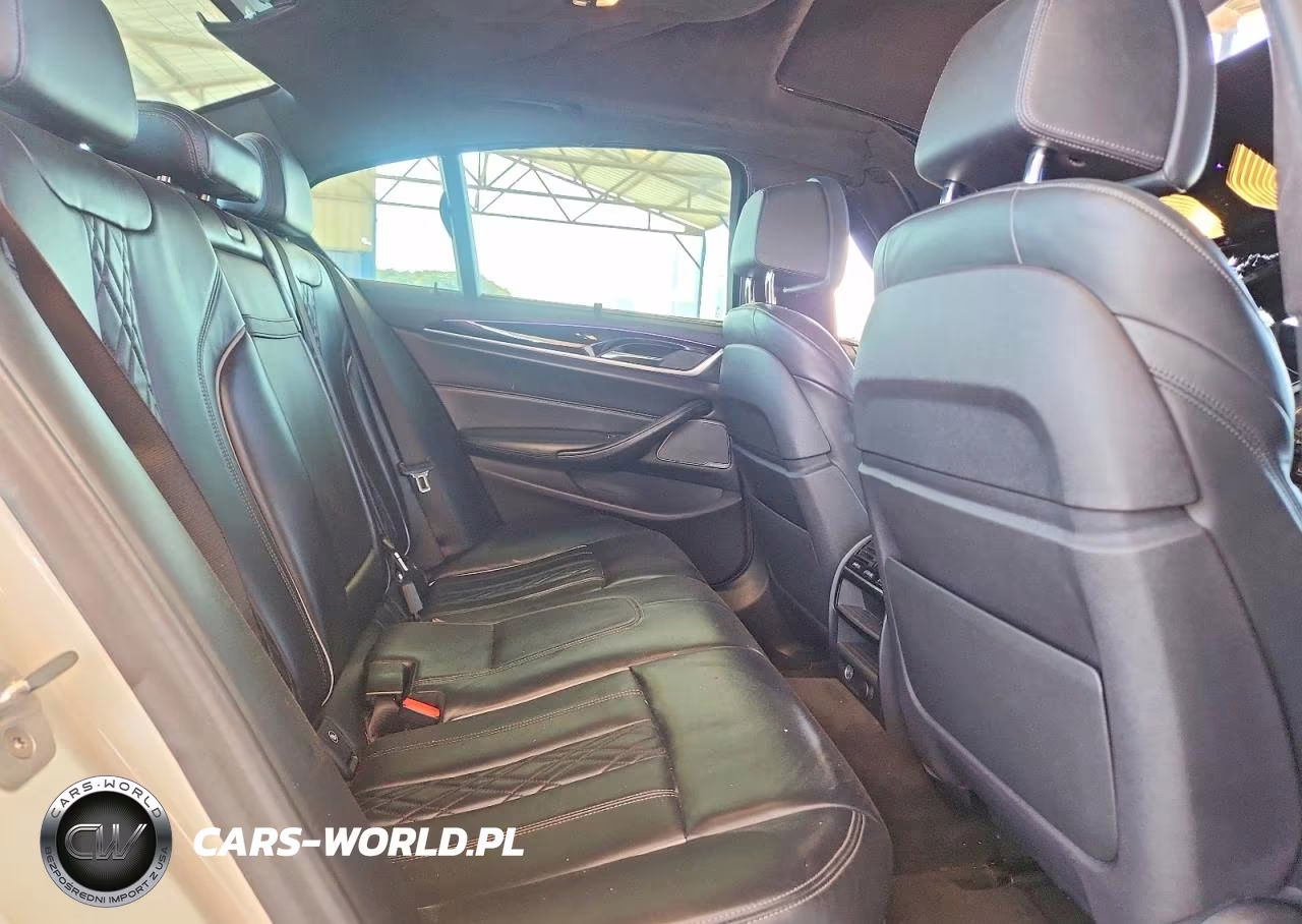 2018 BMW M550Xi VIN:WBAJB9C52JB049178 - 10