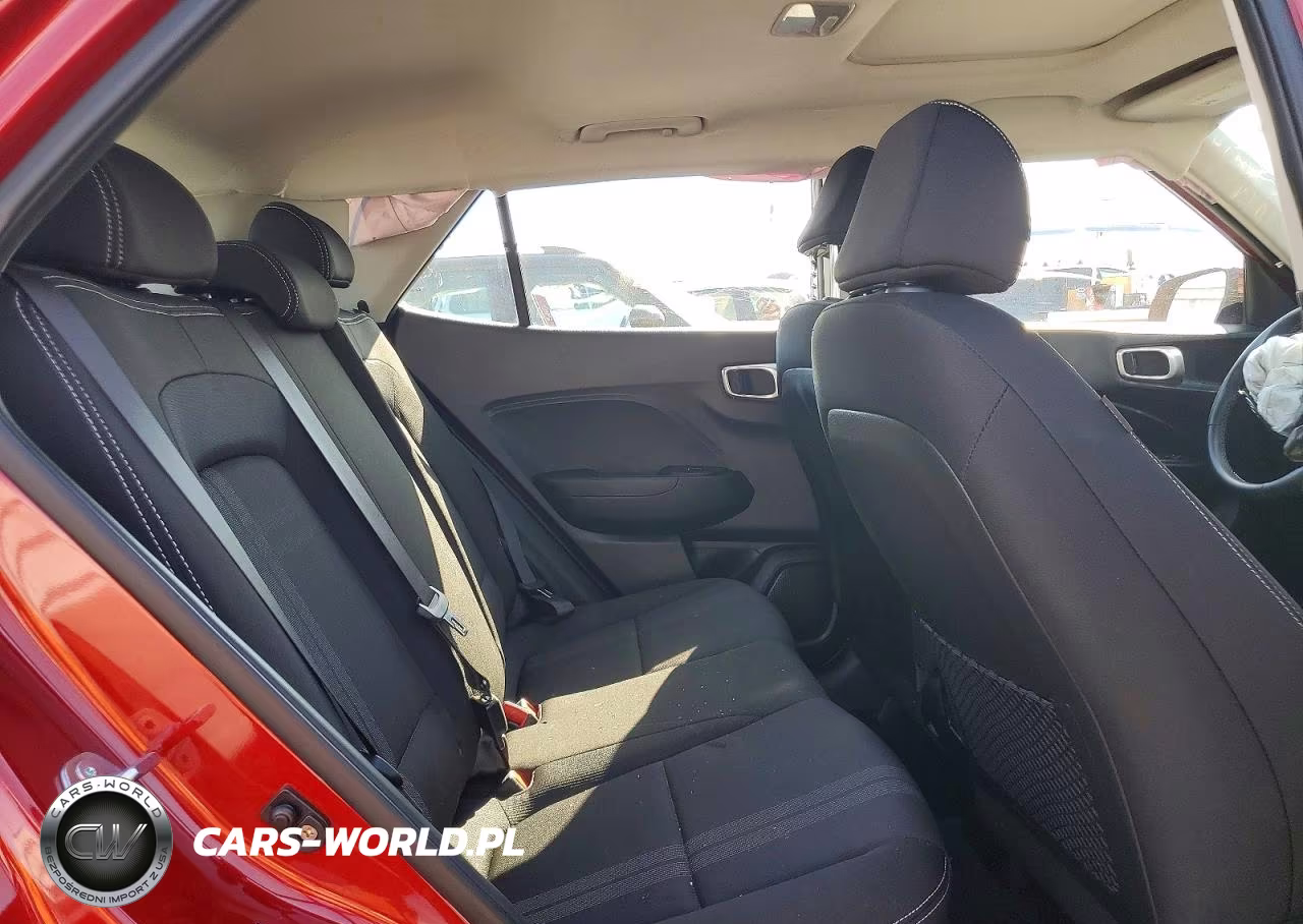 2025 Hyundai Venue Sel VIN:KMHRC8A33SU390685 - 11