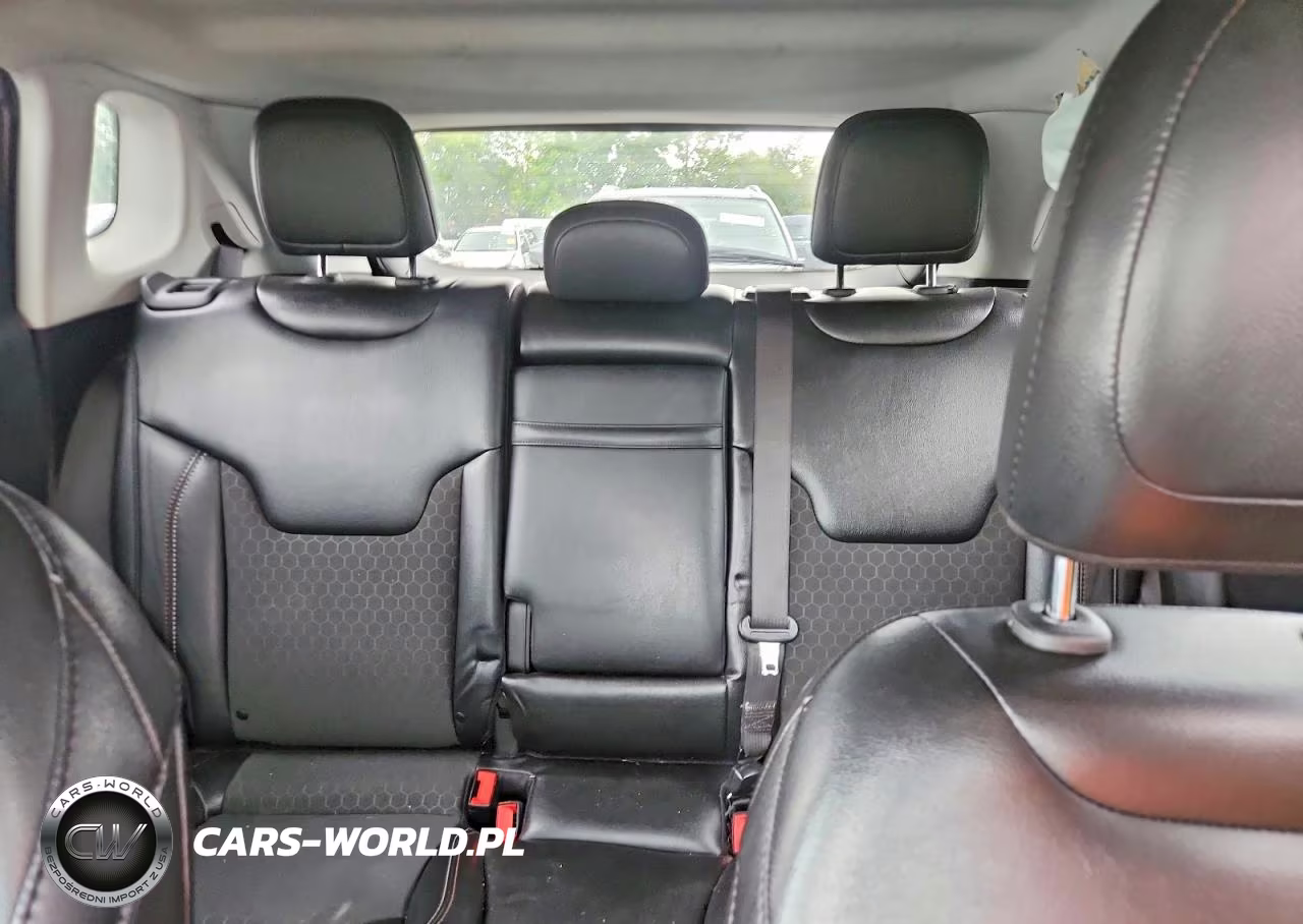 2020 Jeep Compass Latitude VIN:3C4NJDBB0LT145314 - 10