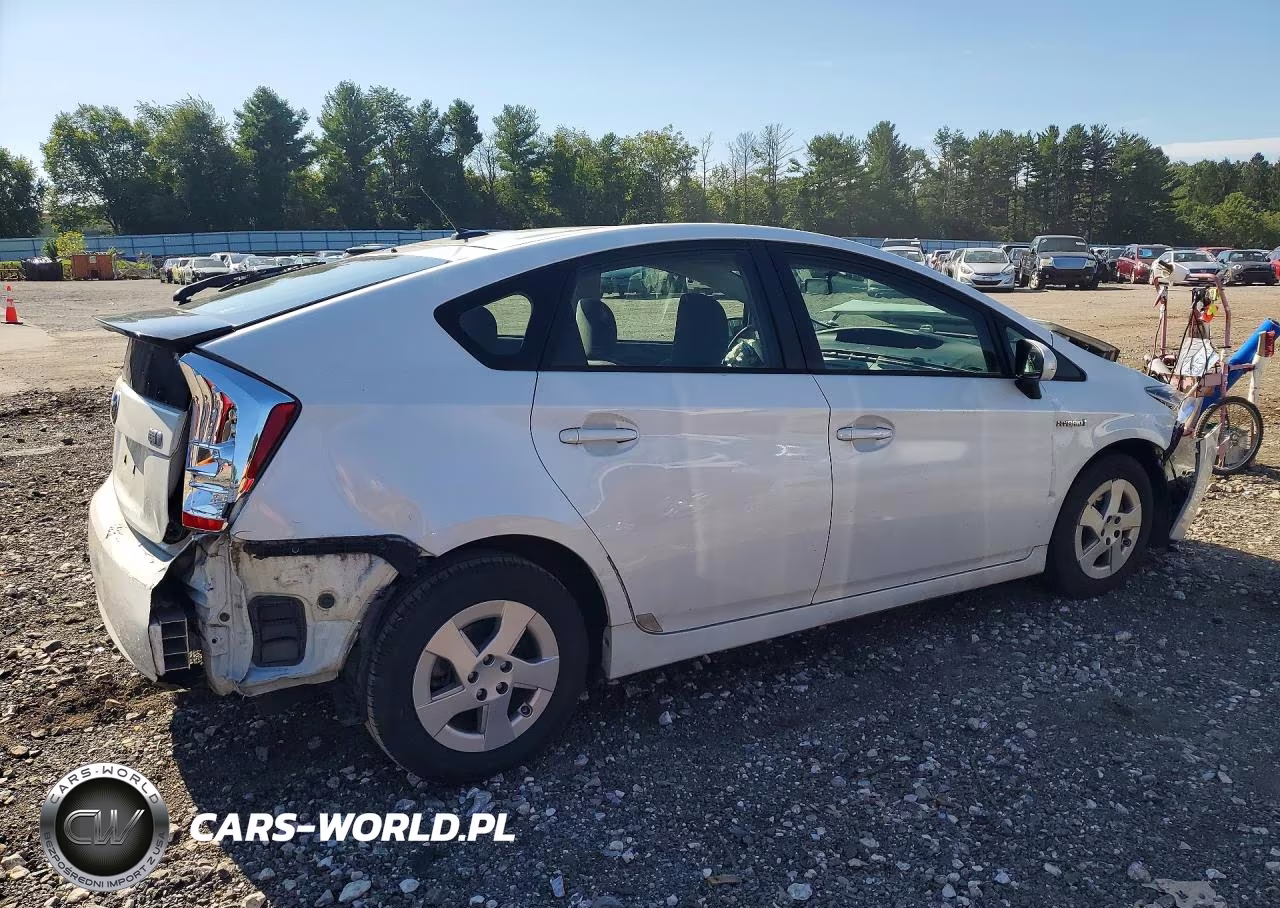 2011 Toyota Prius Two VIN:JTDKN3DU4B5333378 - 3