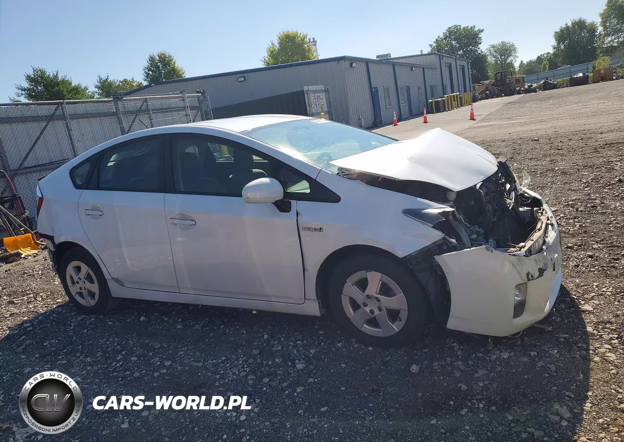 2011 Toyota Prius Two VIN:JTDKN3DU4B5333378 - 4