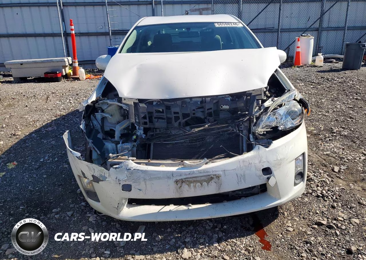 2011 Toyota Prius Two VIN:JTDKN3DU4B5333378 - 5