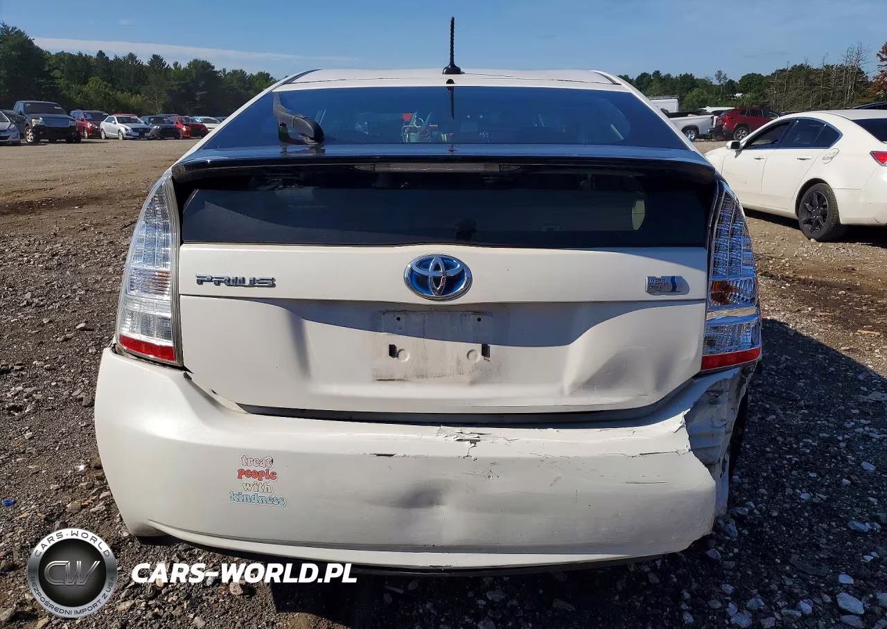 2011 Toyota Prius Two VIN:JTDKN3DU4B5333378 - 6