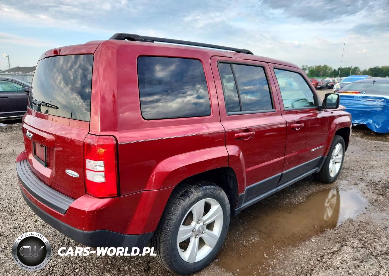 2012 Jeep Patriot Latitude VIN:1C4NJPFA3CD542380 - 3