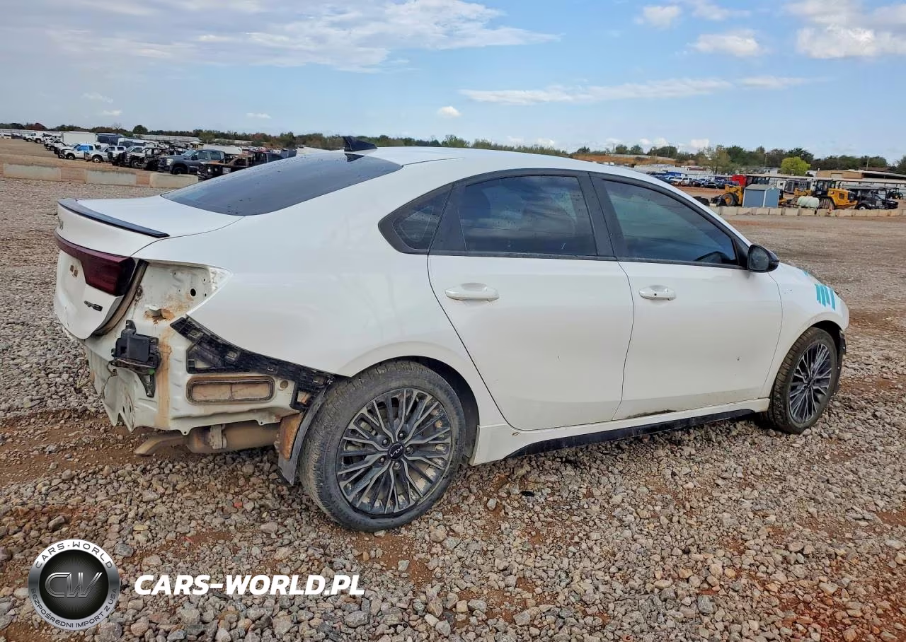 2023 Kia Forte Gt Line VIN:3KPF54AD8PE563433 - 3