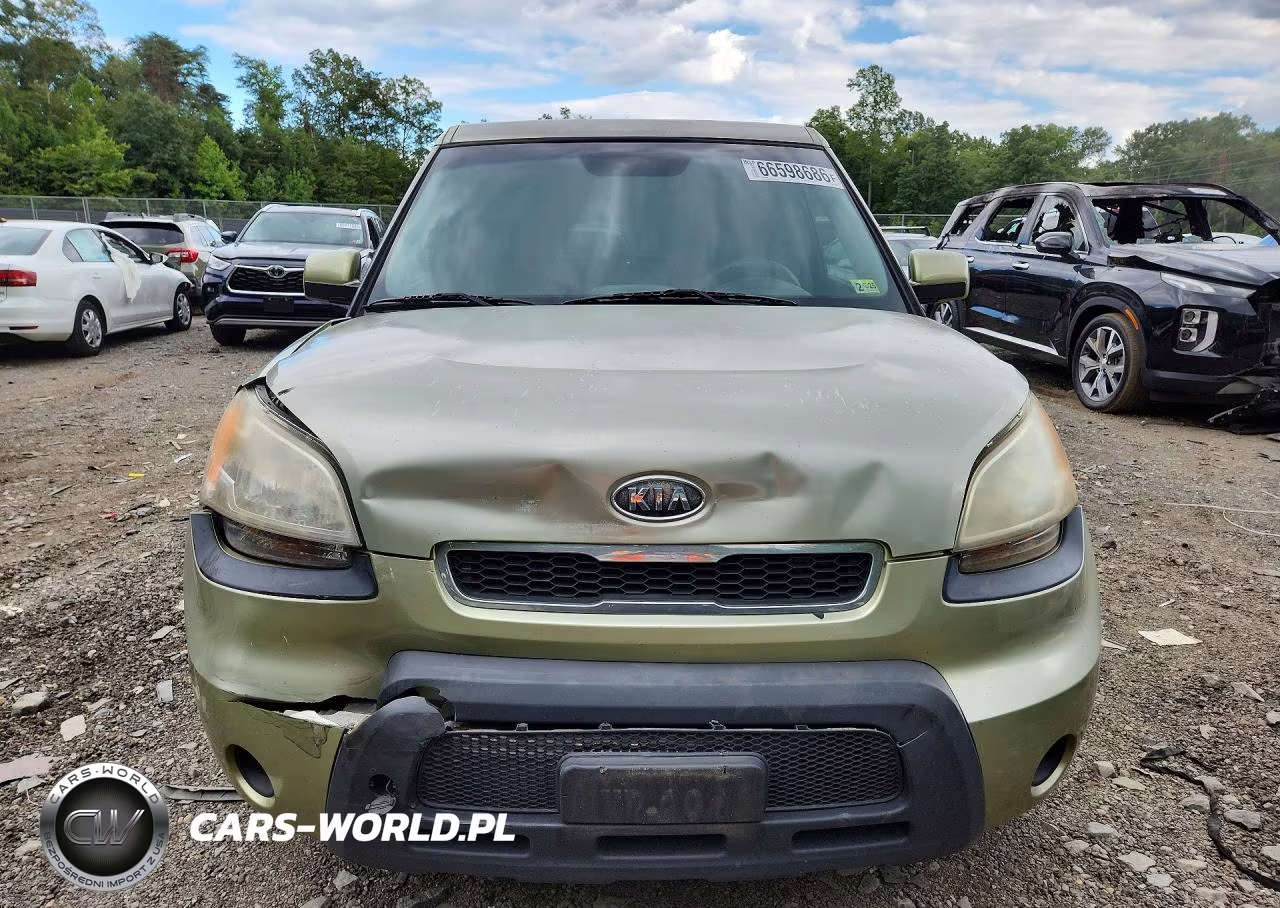 2010 Kia Soul + VIN:KNDJT2A22A7124061 - 5