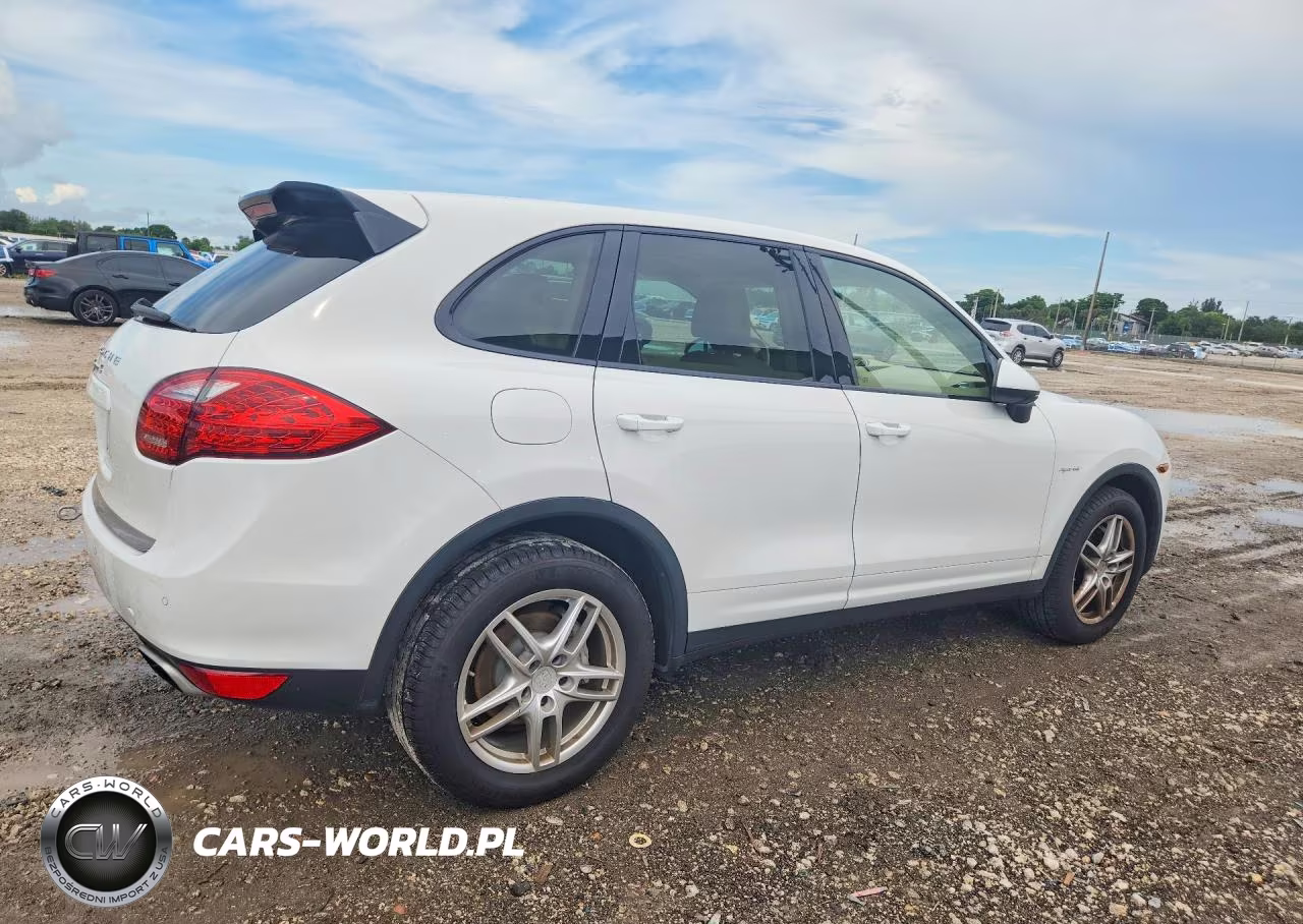 2014 Porsche Cayenne S Hybrid VIN:WP1AE2A29ELA50546 - 3