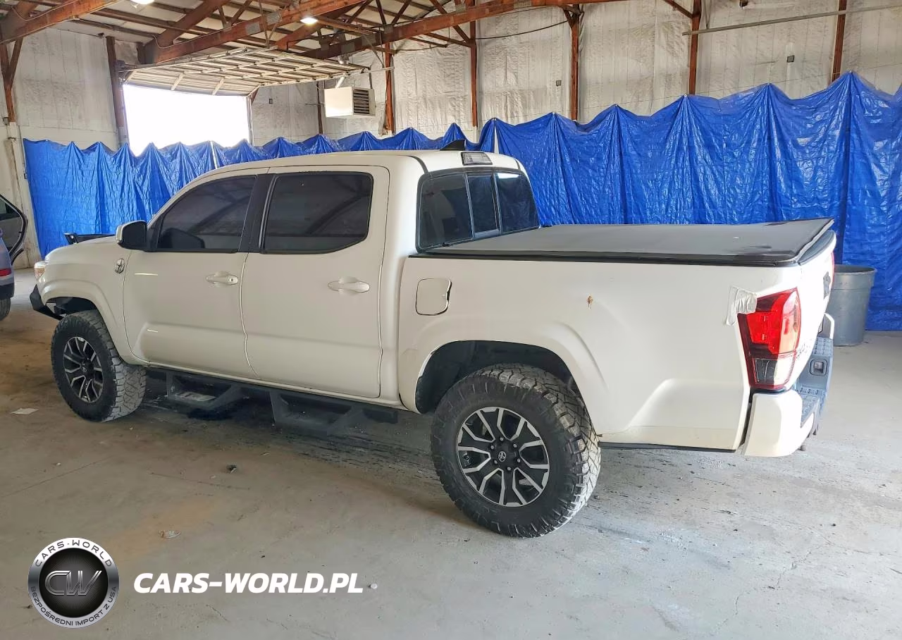 2018 Toyota Tacoma Sr V6 VIN:3TMCZ5AN9JM135695 - 2