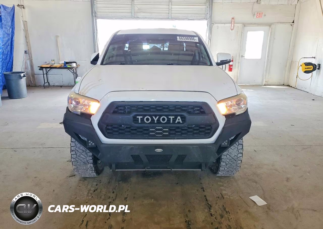 2018 Toyota Tacoma Sr V6 VIN:3TMCZ5AN9JM135695 - 5
