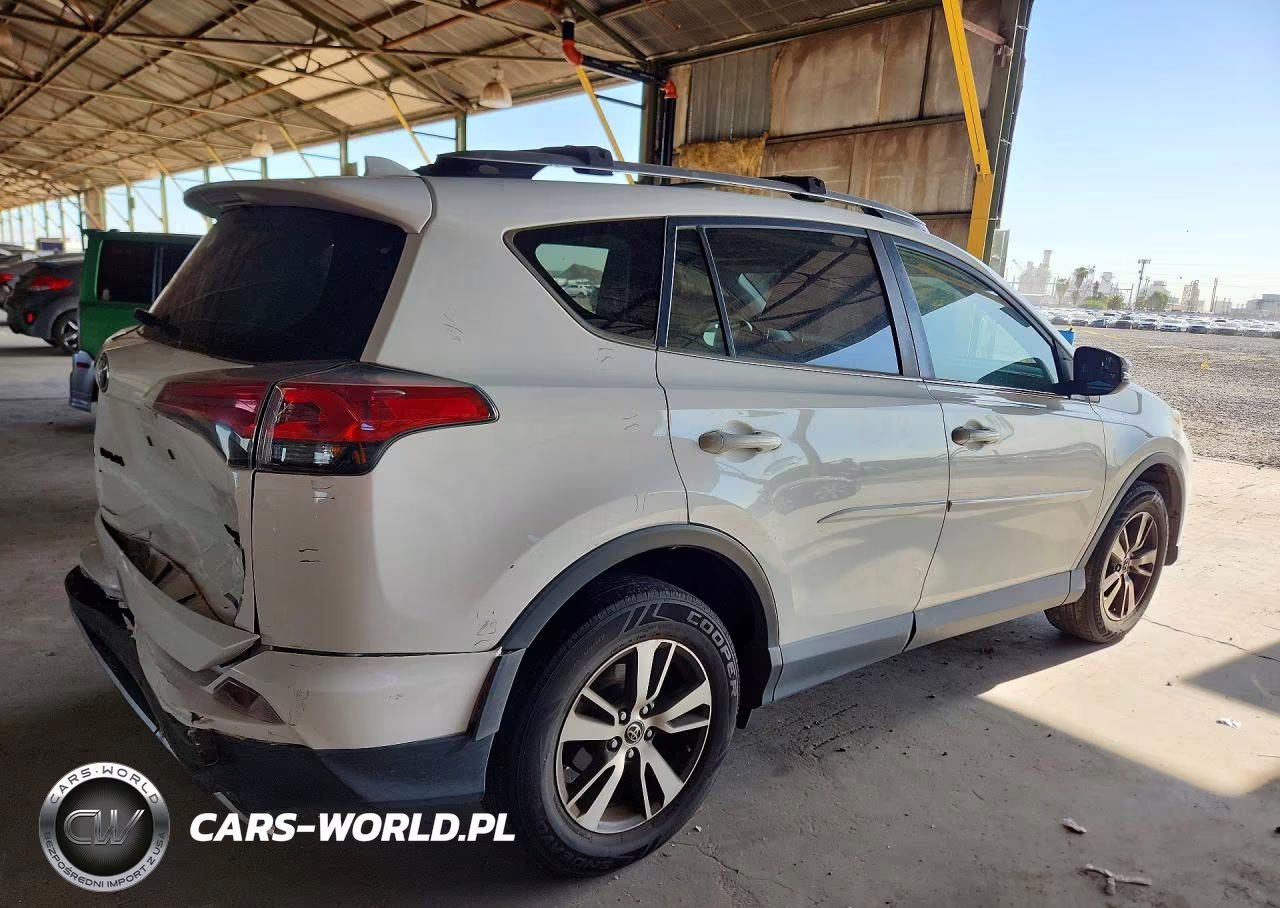2017 Toyota Rav4 Xle VIN:JTMRFREV6HJ708032 - 3