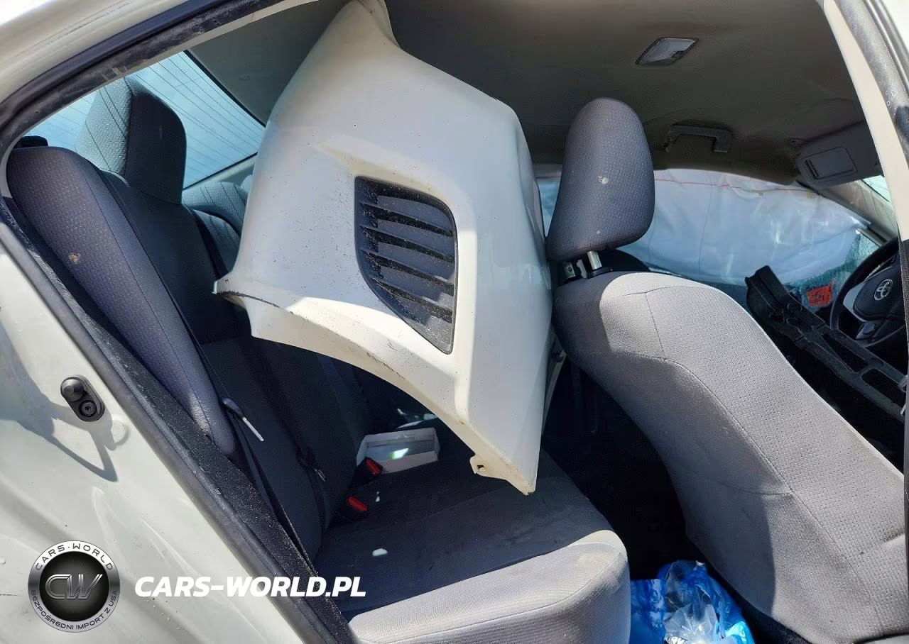 2015 Toyota Corolla L VIN:5YFBURHE9FP365535 - 10