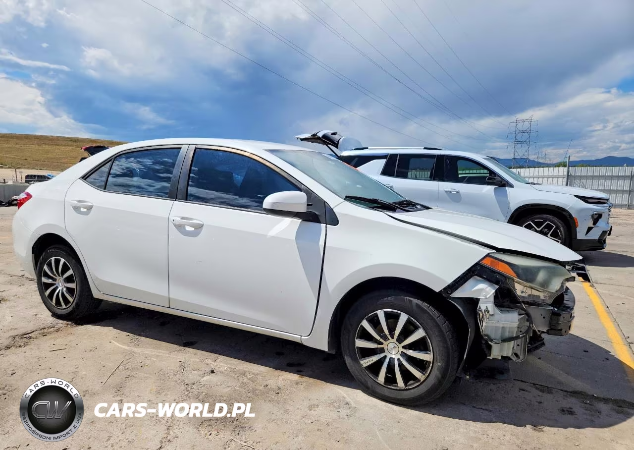 2015 Toyota Corolla L VIN:5YFBURHE9FP365535 - 4