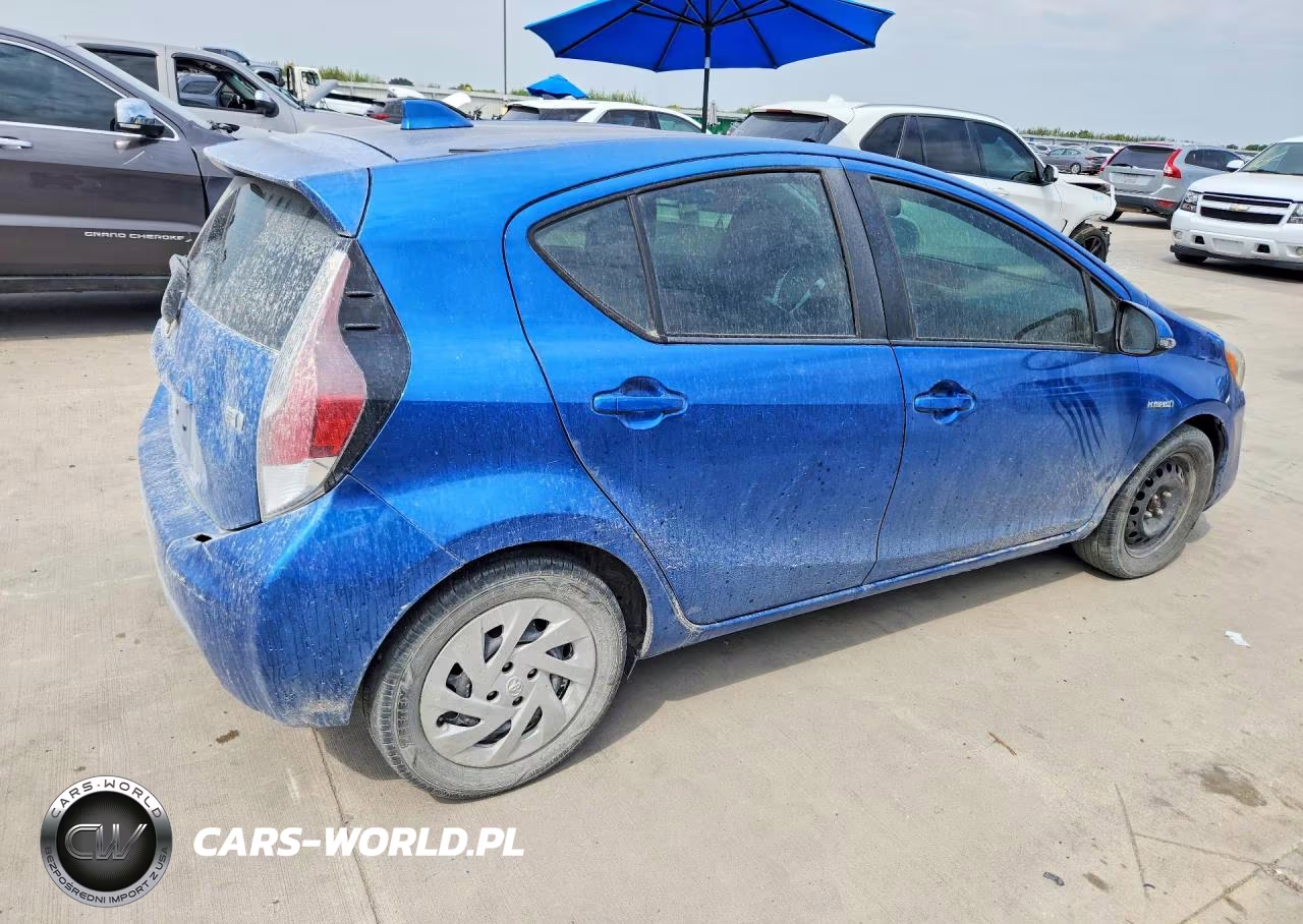 2016 Toyota Prius C One VIN:JTDKDTB38G1128433 - 3