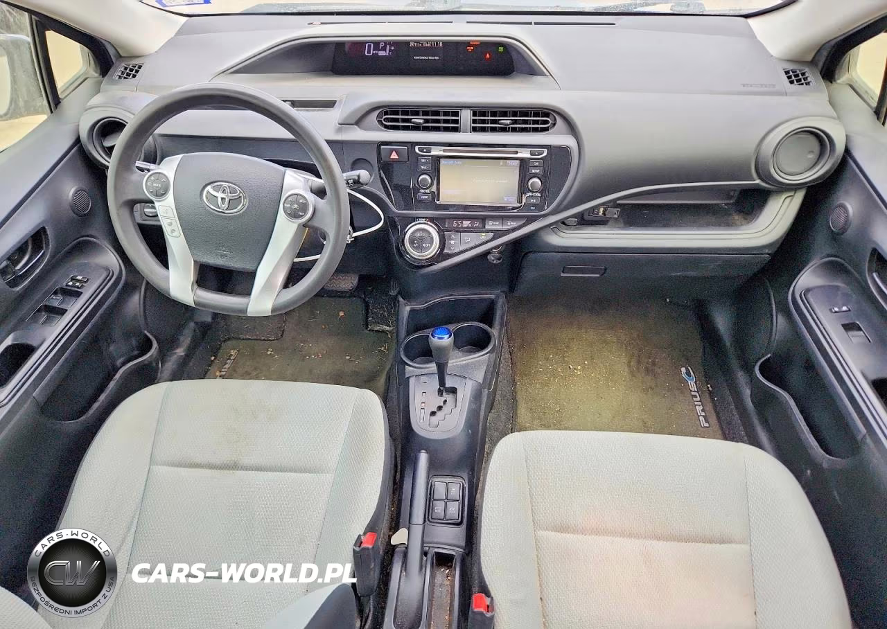 2016 Toyota Prius C One VIN:JTDKDTB38G1128433 - 8