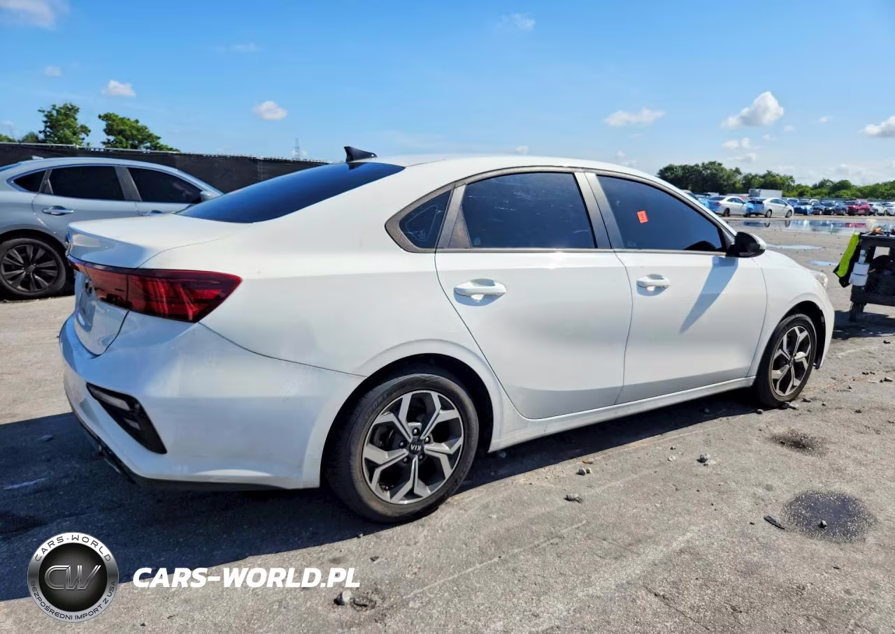 2021 Kia Forte Lxs VIN:3KPF24AD2ME266145 - 3