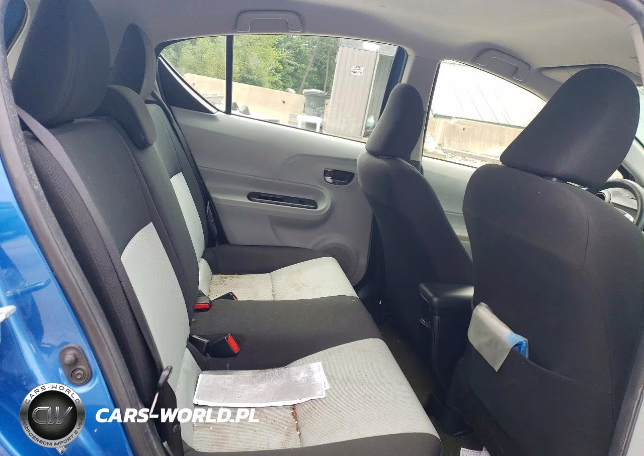 2014 Toyota Prius C Two VIN:JTDKDTB38E1572537 - 10