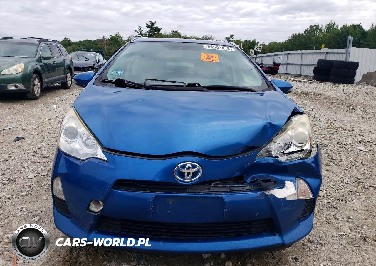 2014 Toyota Prius C Two VIN:JTDKDTB38E1572537 - 5