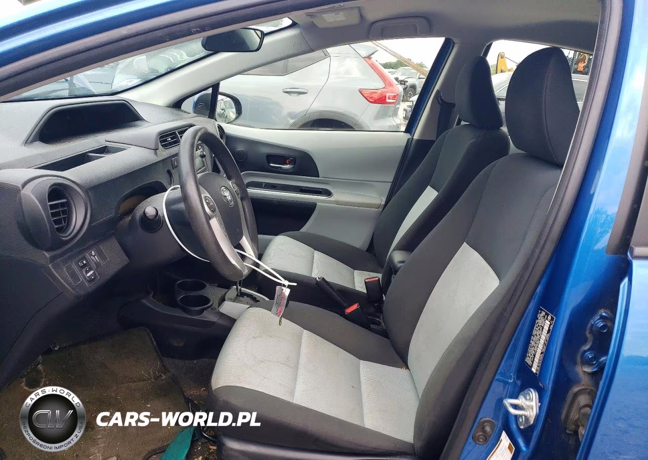 2014 Toyota Prius C Two VIN:JTDKDTB38E1572537 - 7