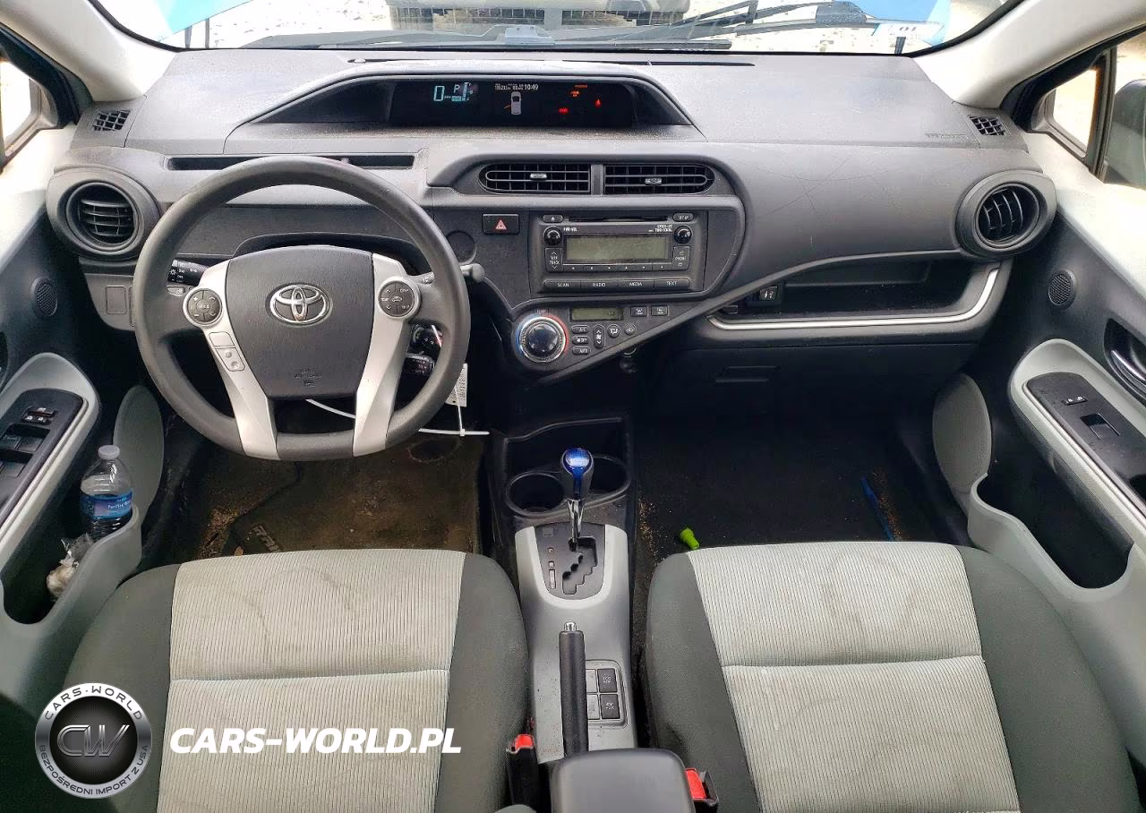 2014 Toyota Prius C Two VIN:JTDKDTB38E1572537 - 8