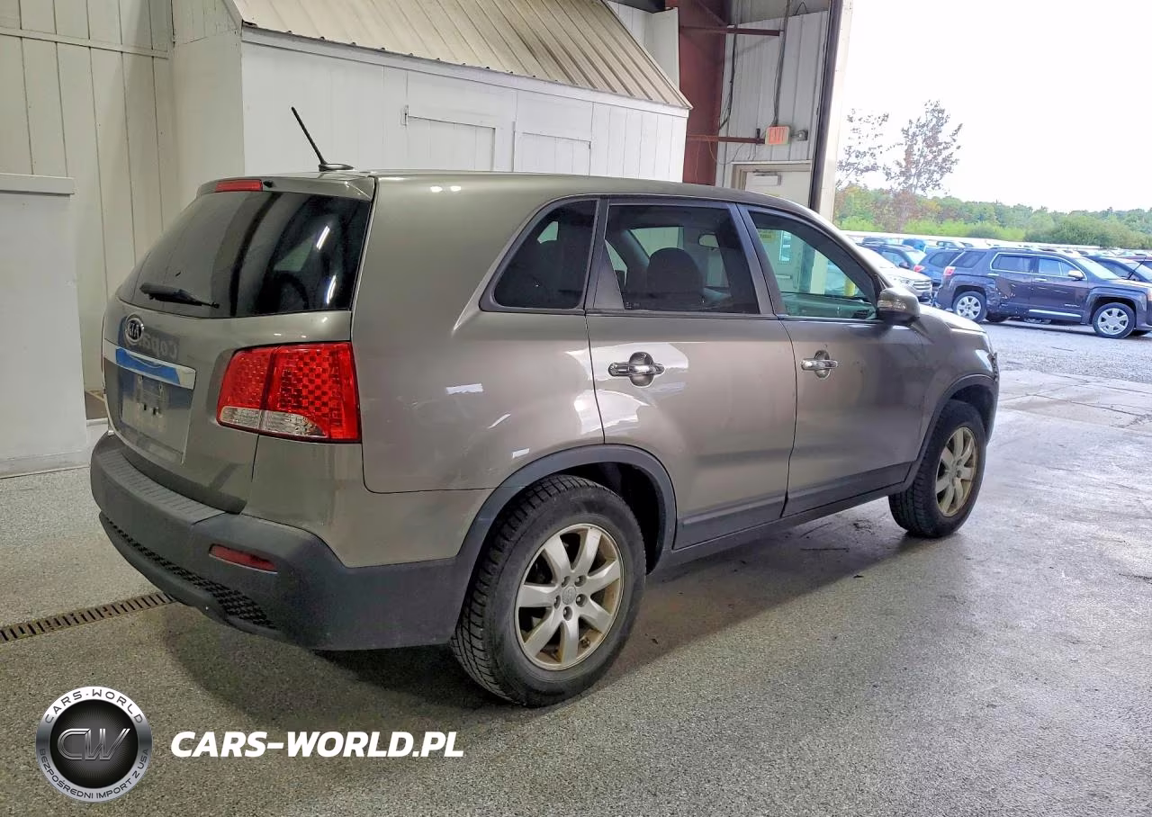 2012 Kia Sorento Lx VIN:5XYKT3A17CG225071 - 3