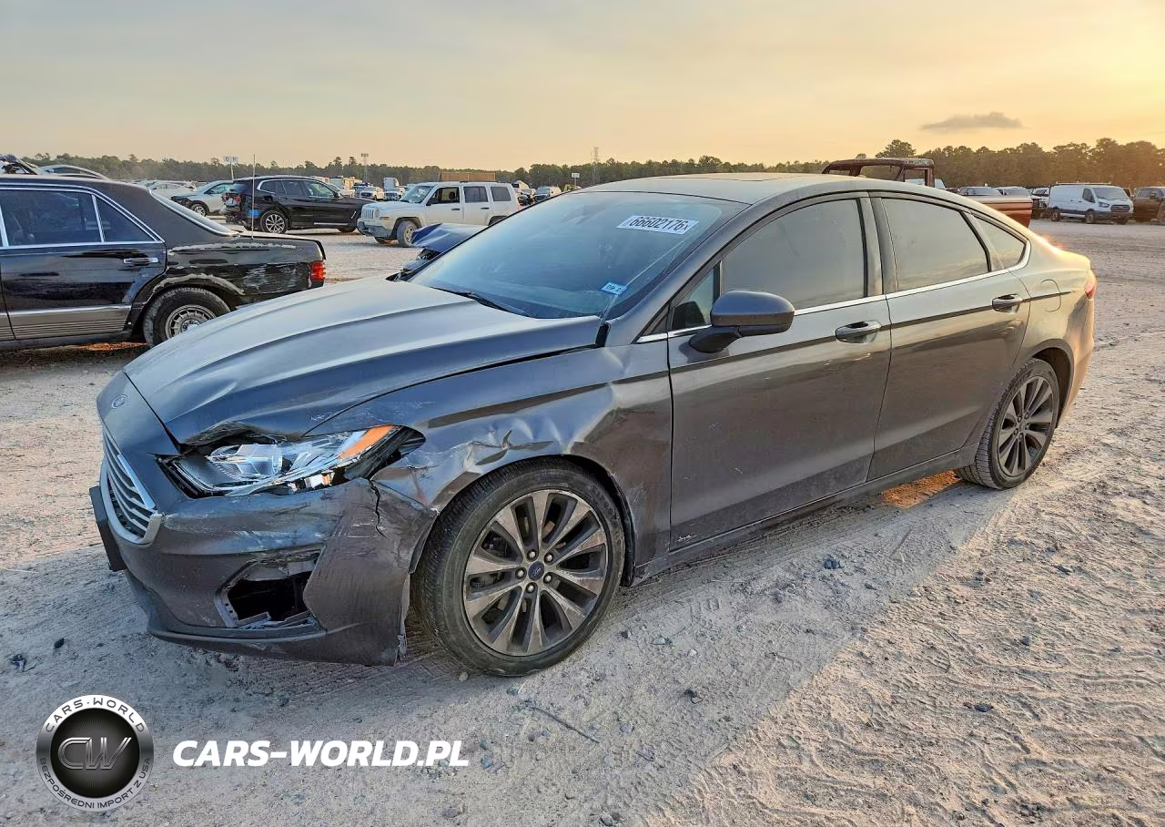 2020 Ford Fusion Se – zdjęcie 1 z 12