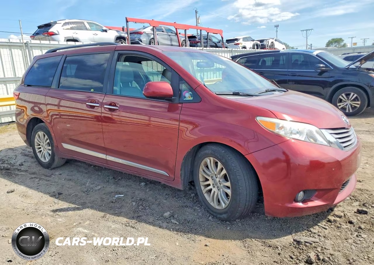 2015 Toyota Sienna Xle 8-Passenger VIN:5TDYK3DC4FS679831 - 4