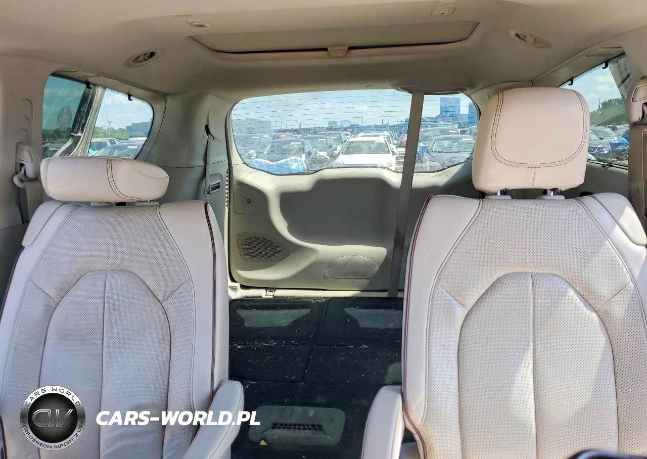 2020 Chrysler Pacifica Limited VIN:2C4RC1GGXLR171730 - 10