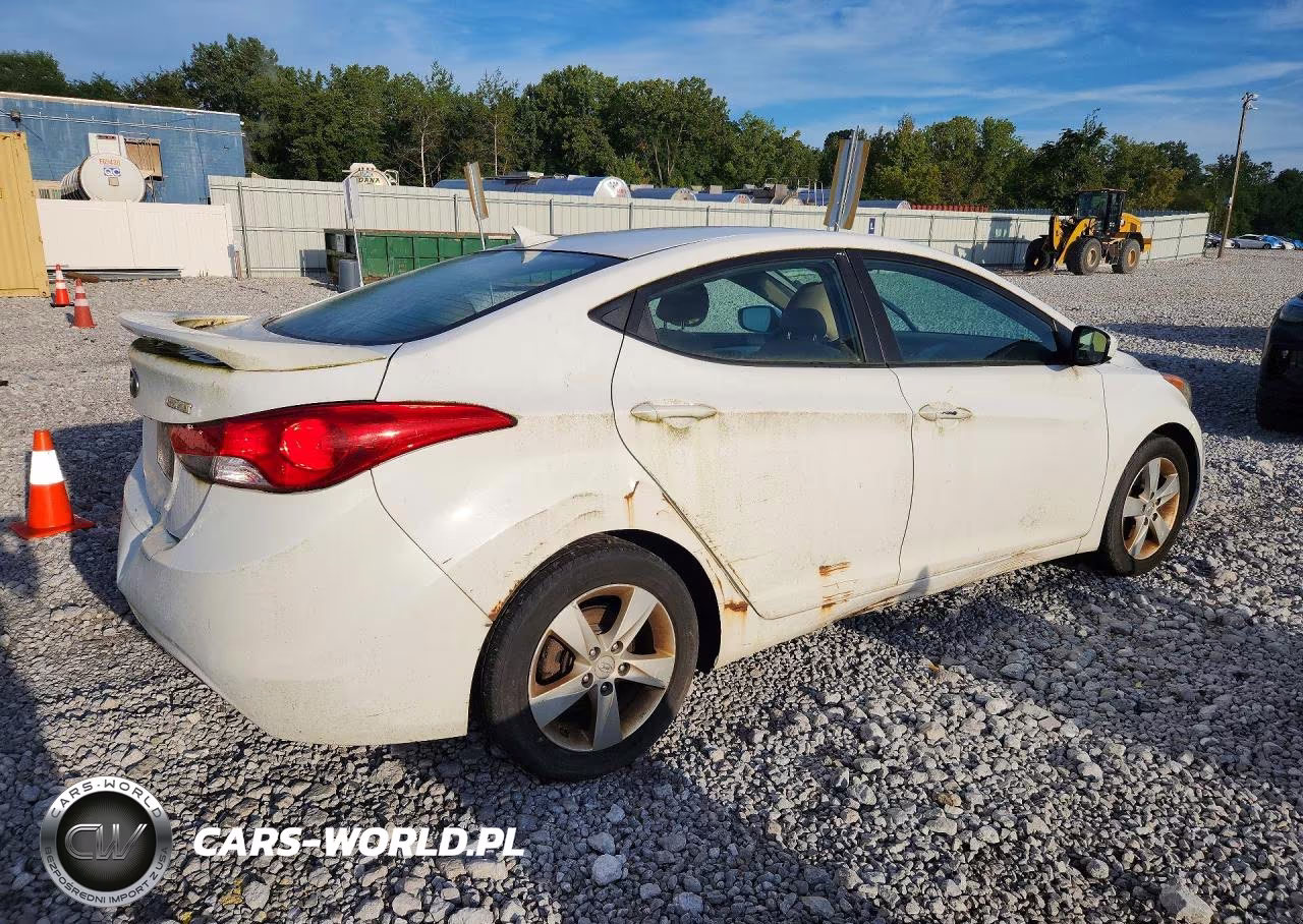 2013 Hyundai Elantra Gls VIN:5NPDH4AE8DH376885 - 3