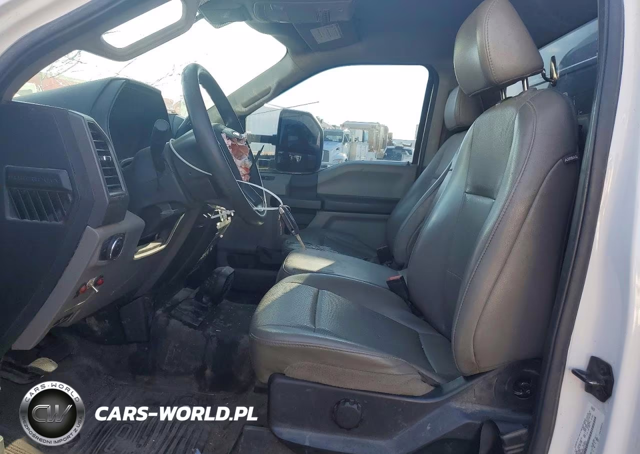 2020 Ford F550 Super Duty VIN:1FDUF5HN9LEC14615 - 7