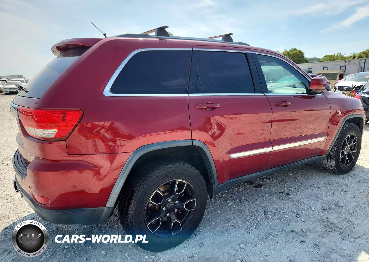 2013 Jeep Grand Cherokee Laredo VIN:1C4RJFAG9DC627139 - 3