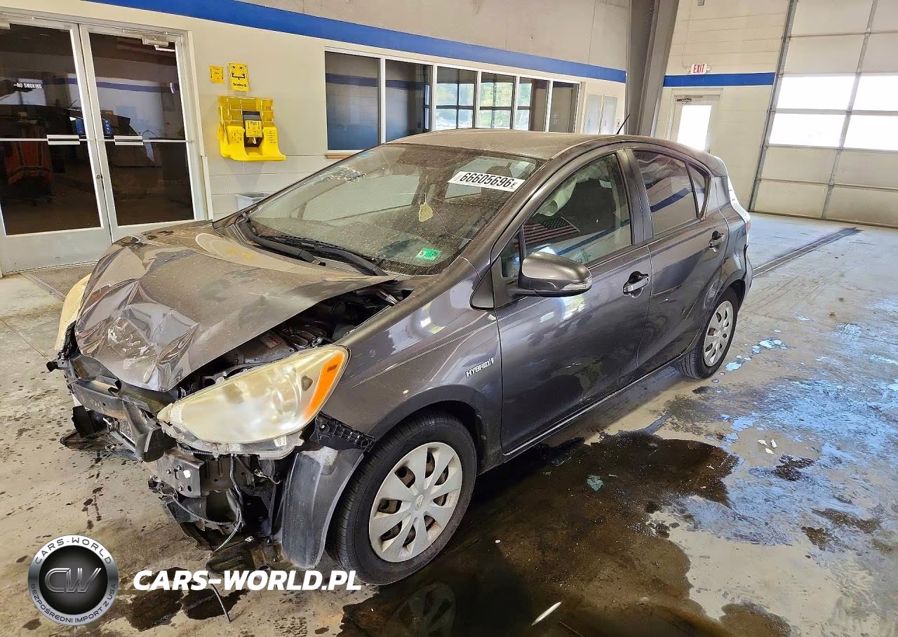 2013 Toyota Prius C Two