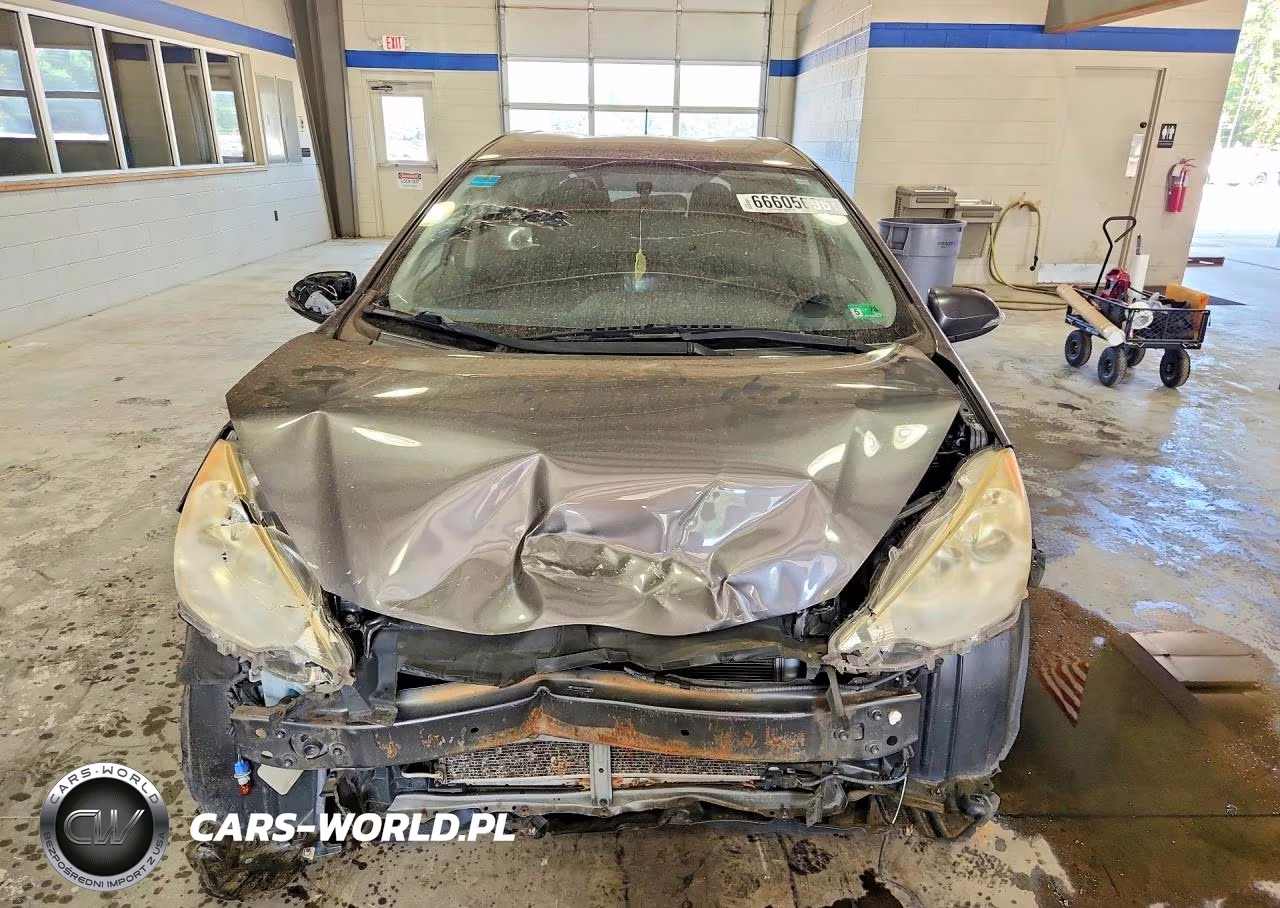 2013 Toyota Prius C Two VIN:JTDKDTB3XD1544589 - 5