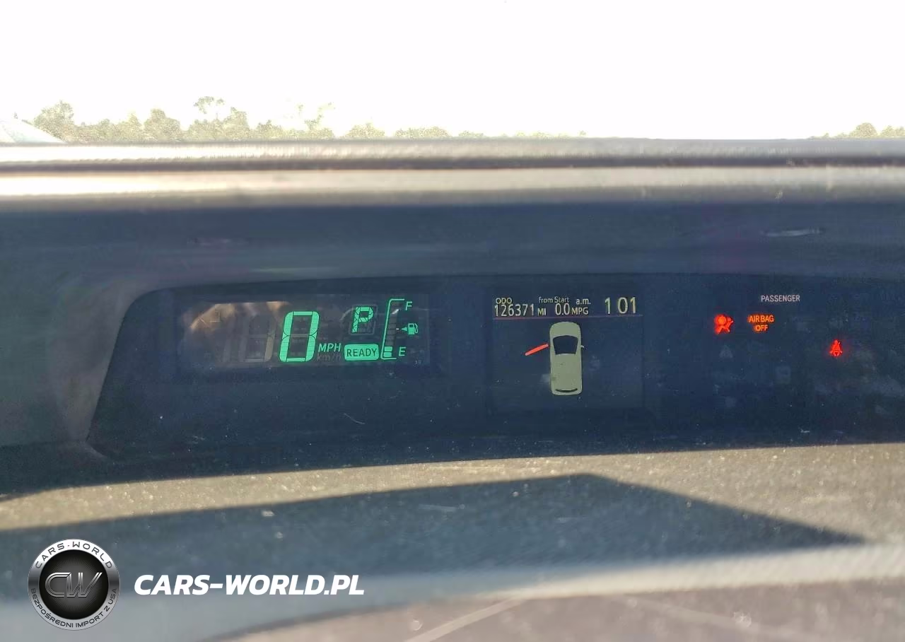 2013 Toyota Prius C Two VIN:JTDKDTB3XD1544589 - 9
