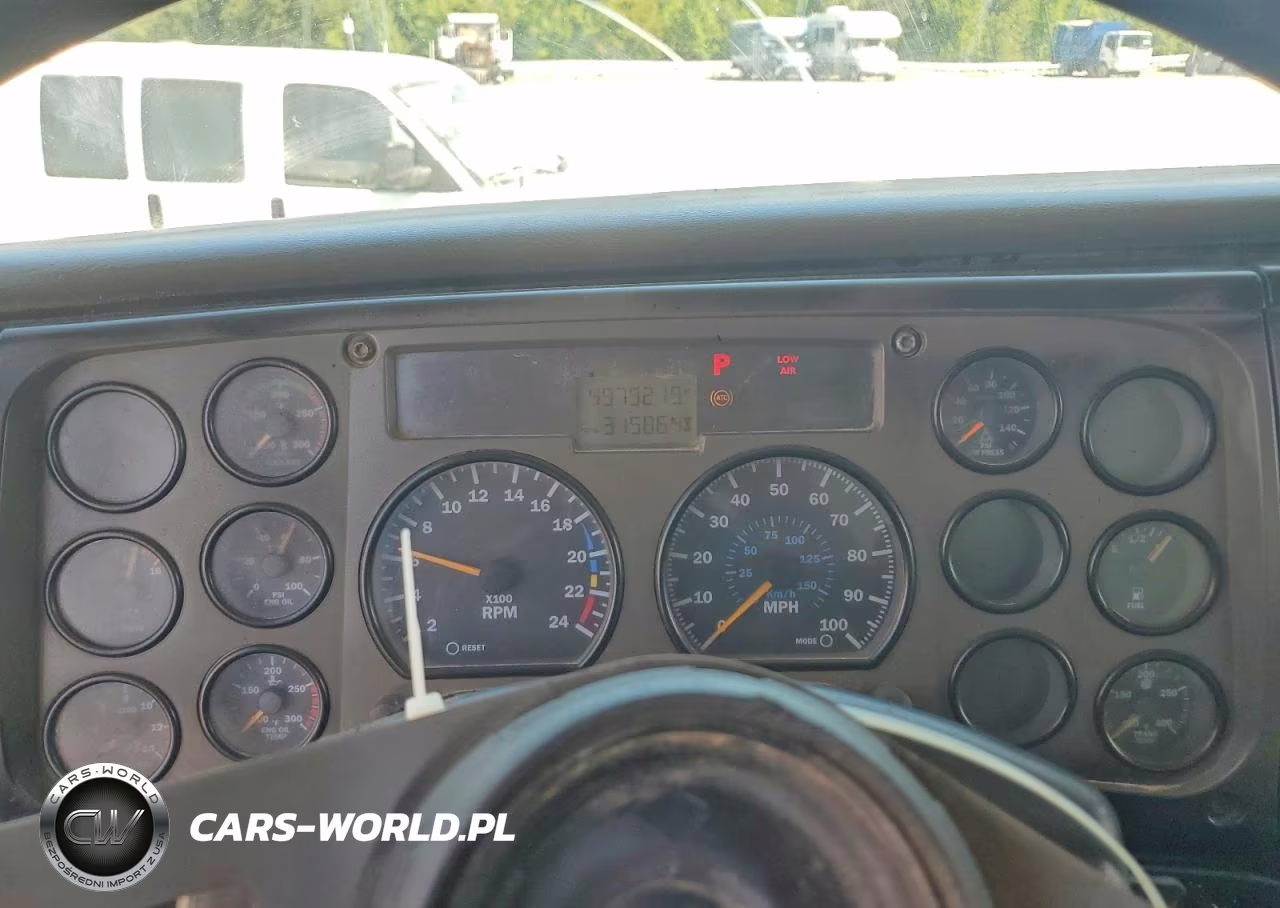 2005 Mack 700 Cv700 VIN:1M2AG11C35M026358 - 9