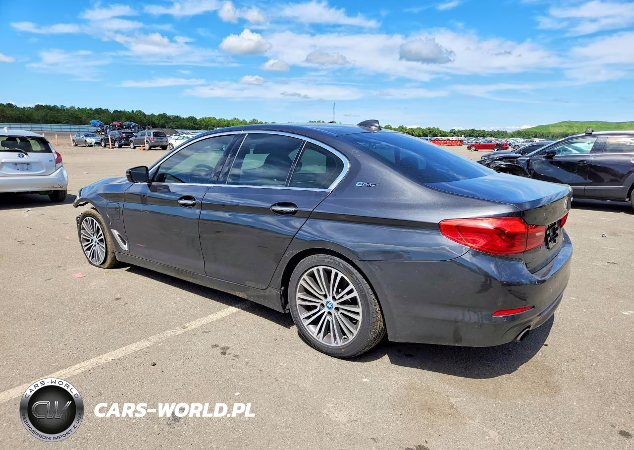 2018 BMW 530Xe VIN:WBAJB1C57JB085188 - 2
