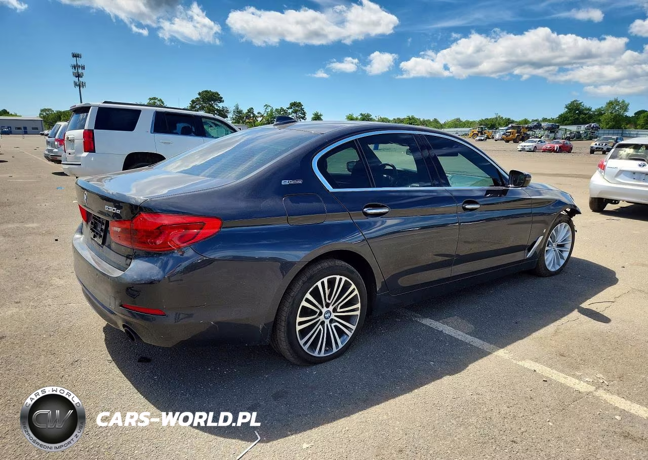2018 BMW 530Xe VIN:WBAJB1C57JB085188 - 3
