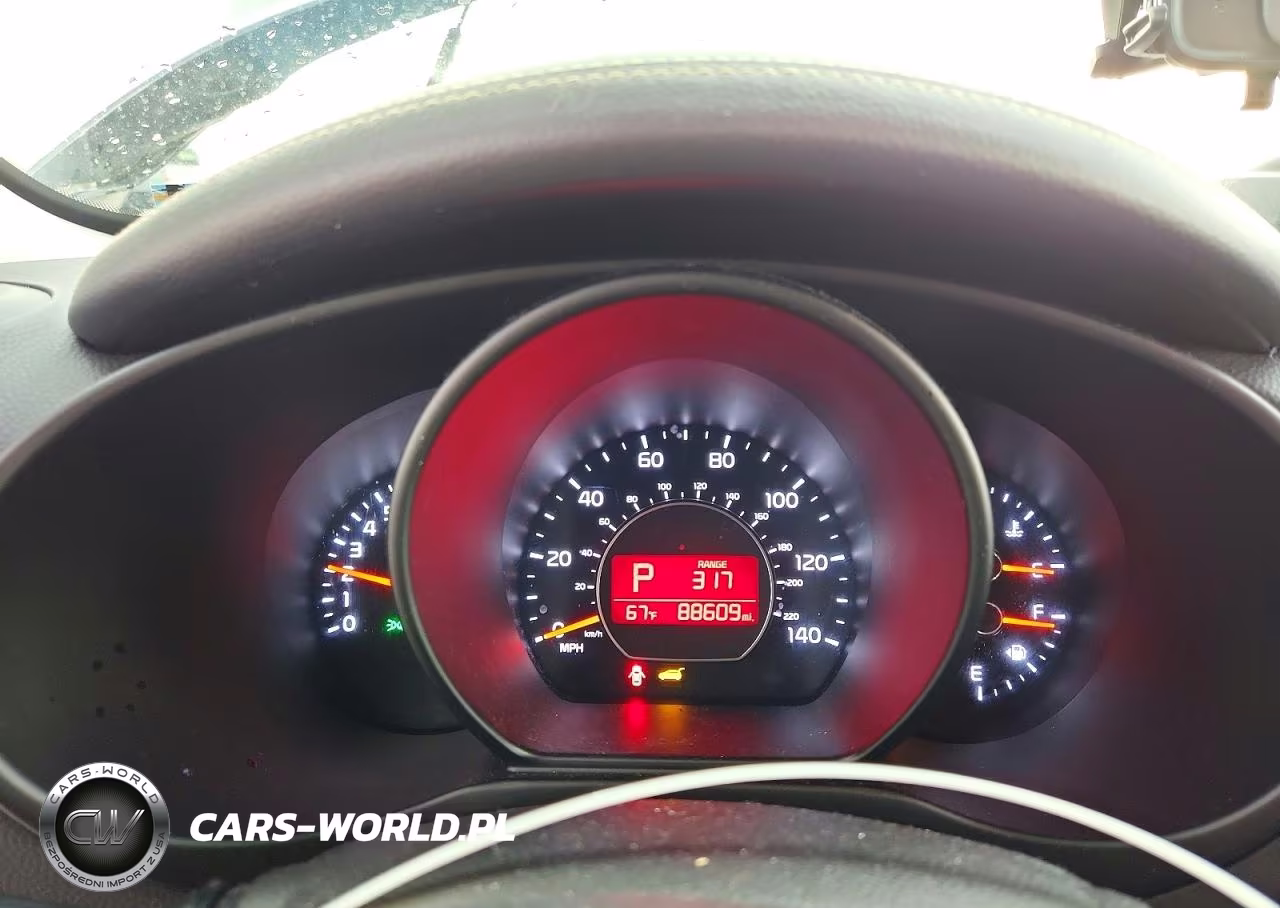 2015 Kia Soul + VIN:KNDJP3A59F7156288 - 9