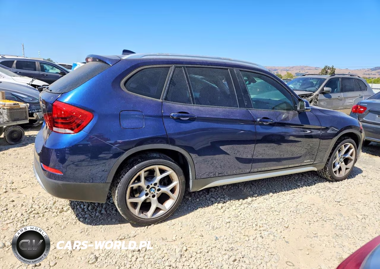 2013 BMW X1 xDrive28I VIN:WBAVL1C55DVR84231 - 3