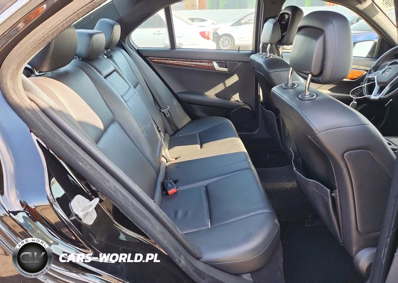 2014 Mercedes-Benz C 250 VIN:WDDGF4HB1ER311133 - 10