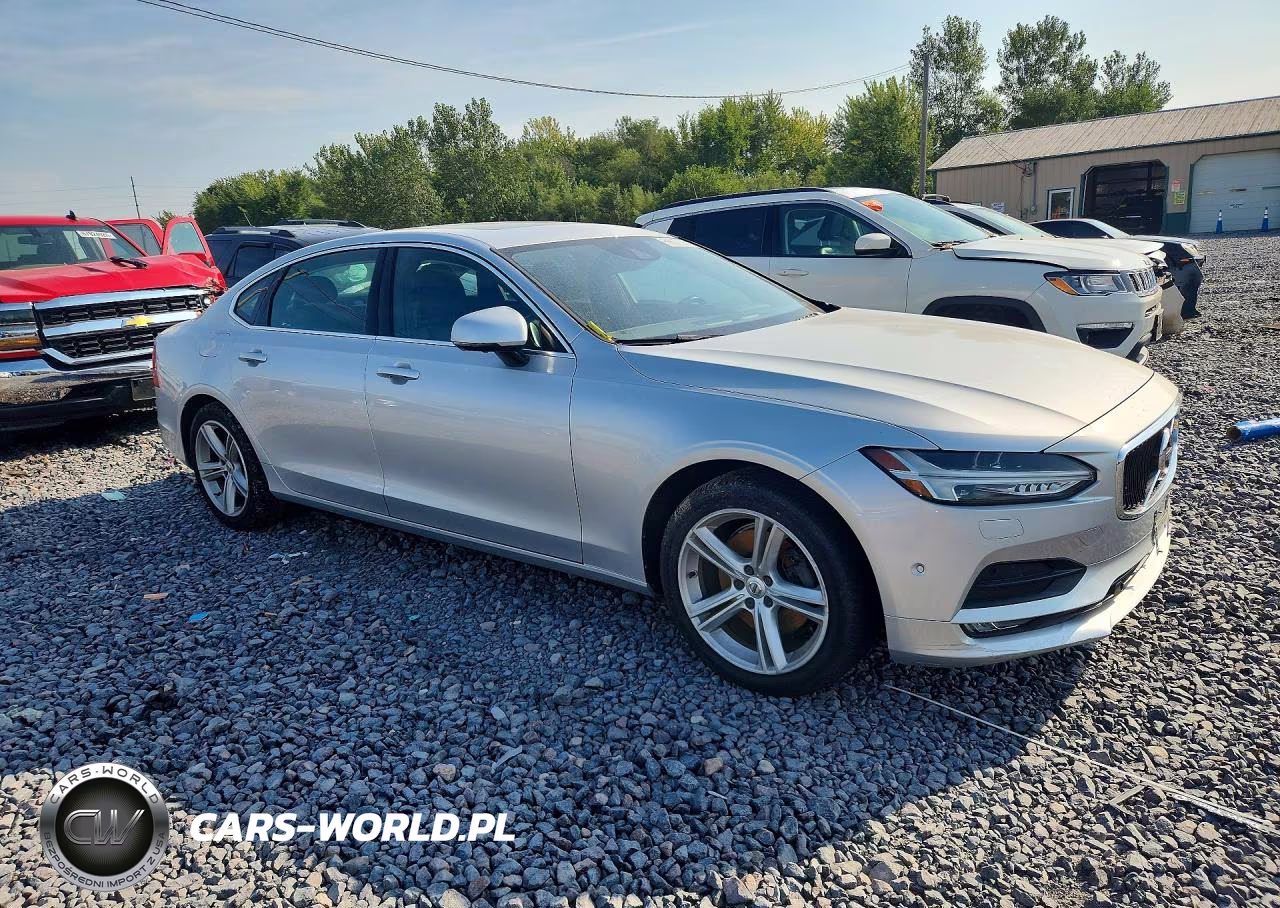 2018 Volvo S90 T5 Momentum VIN:LVY982MK2JP015155 - 4