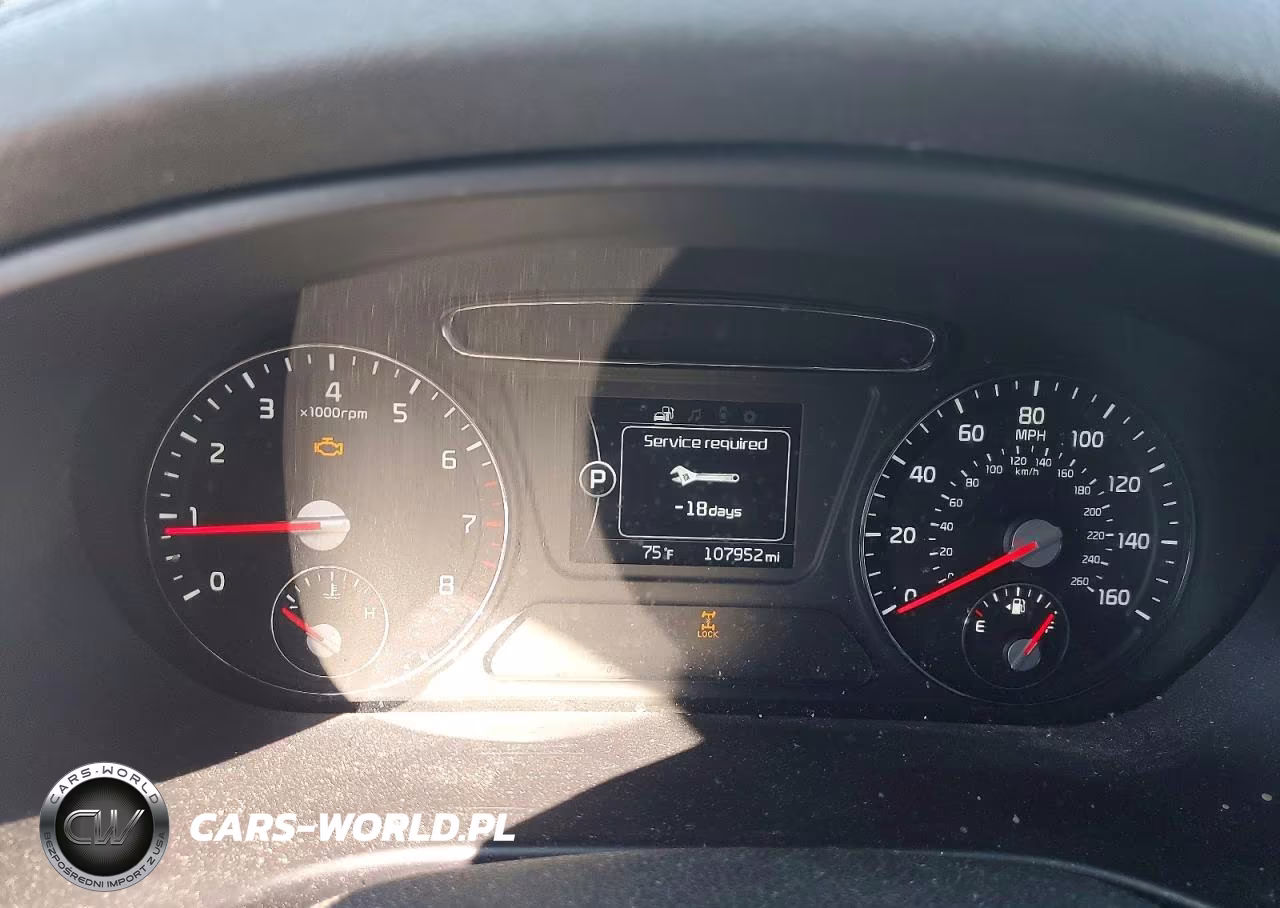 2018 Kia Sorento Lx VIN:5XYPGDA36JG376207 - 9