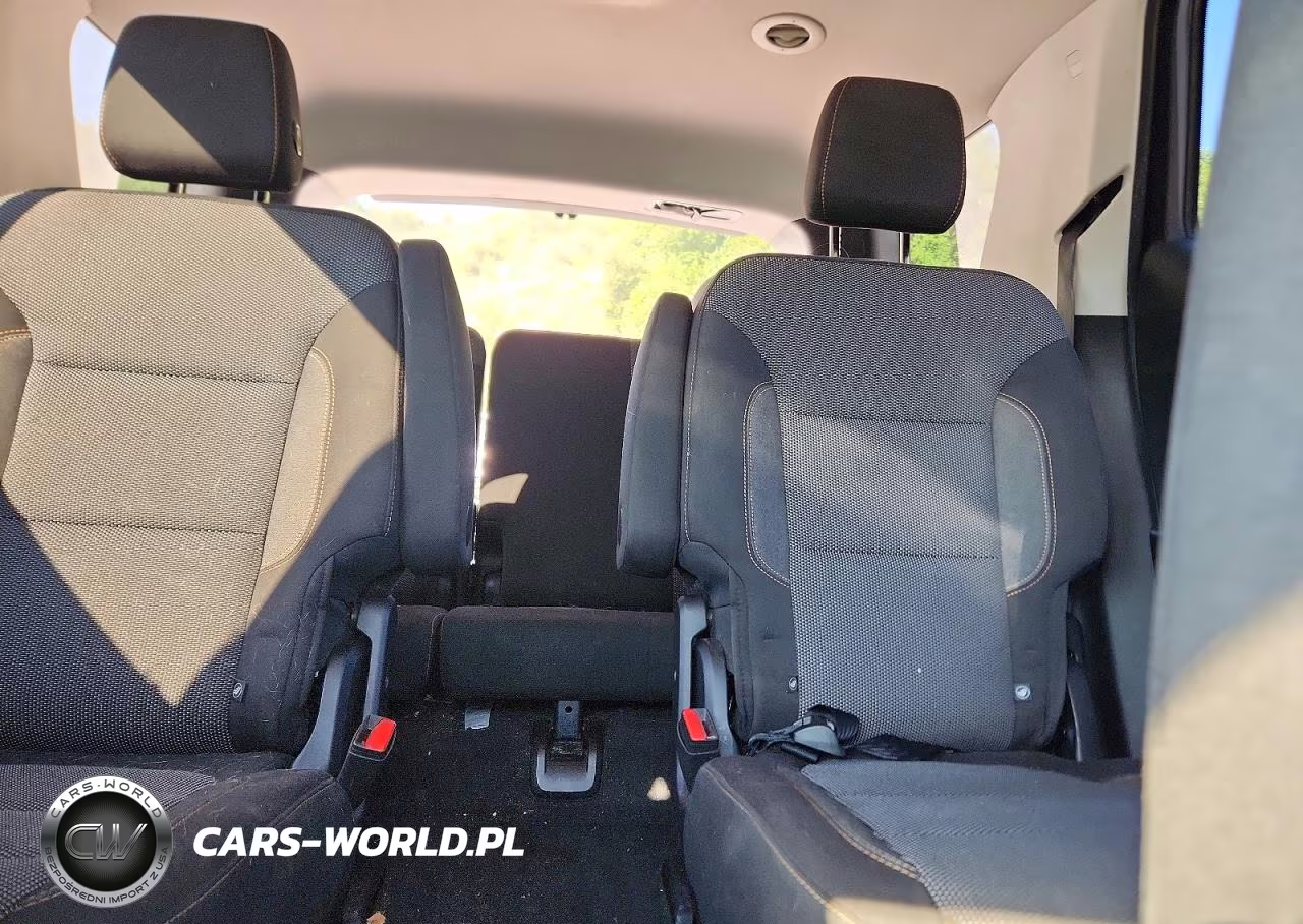 2018 Chevrolet Traverse Lt VIN:1GNERGKW7JJ141706 - 10