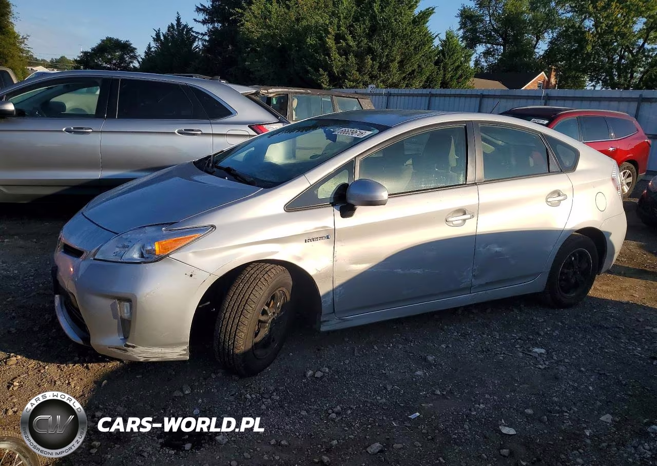 2013 Toyota Prius Three – zdjęcie 1 z 12
