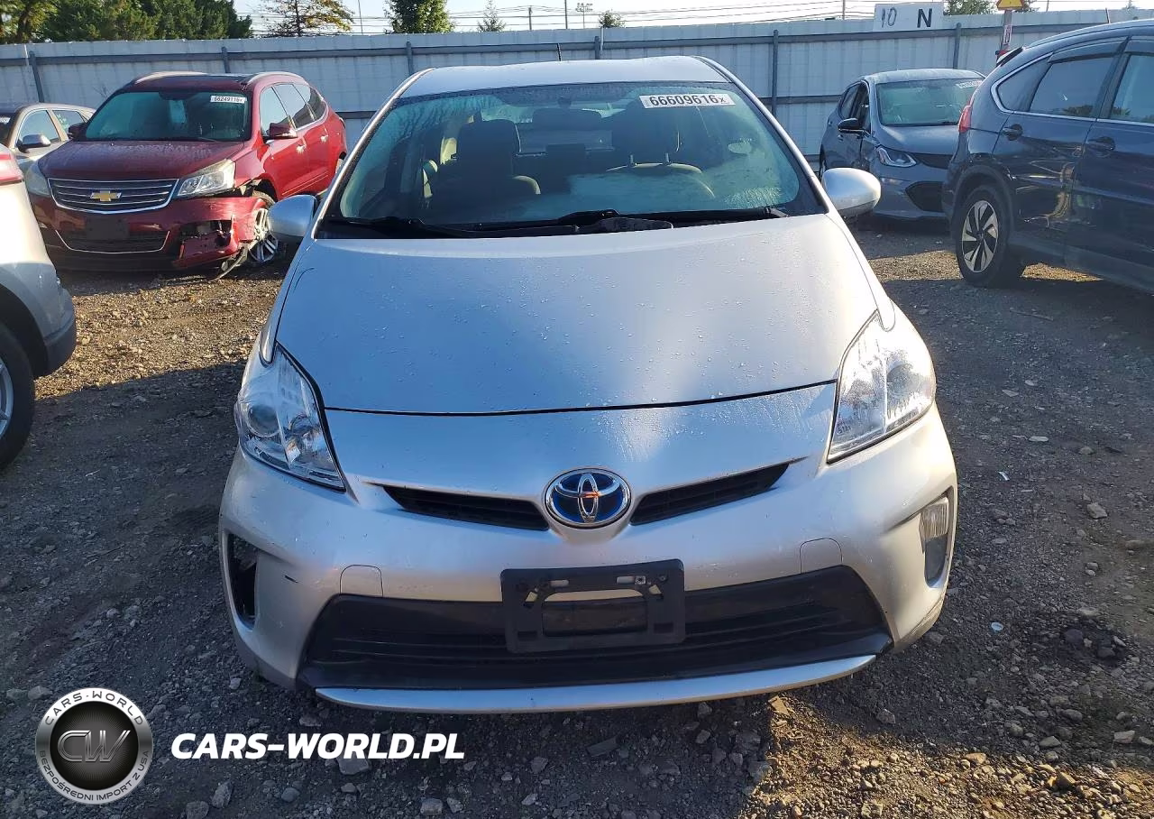 2013 Toyota Prius Three VIN:JTDKN3DU9D5586814 - 5
